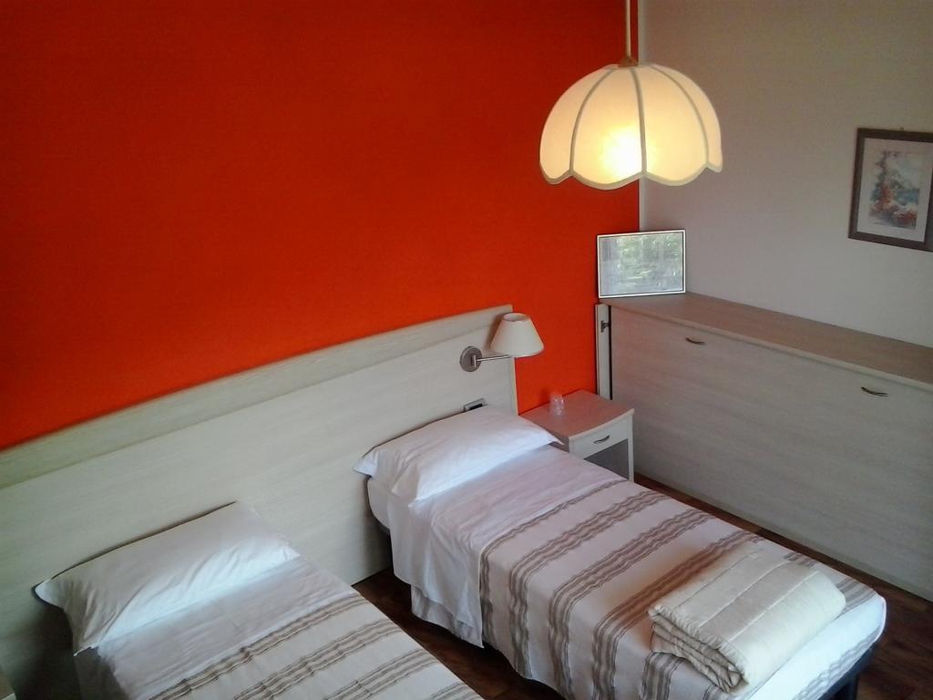 Hotel Pizzeria Mezzolago Pergine Valsugana Room photo