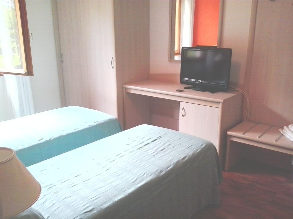 Hotel Pizzeria Mezzolago Pergine Valsugana Room photo